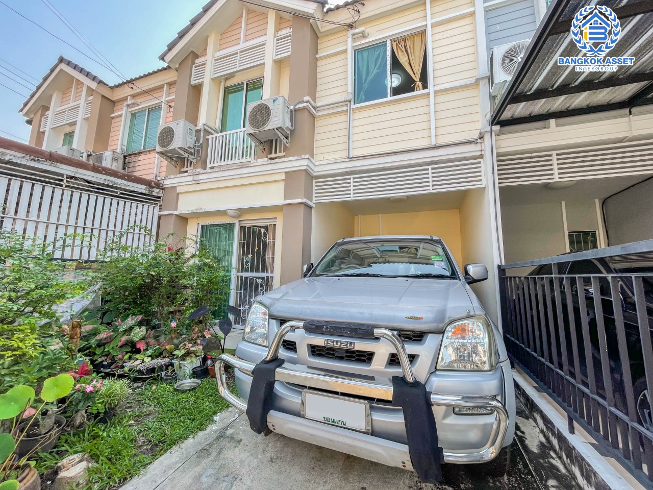 *****ทาวน์เฮ้าส์มือสองย่านนนทบุรี ม.พฤกษาวิลล์54 พระราม5-นครอินทร์ บ้านสวย บนเนื้อที่ 19.7 ตร.ว. ฟังก์ชัน 3 ห้องนอน 2 ห้องน้ำ 1 ที่จอด ครบทุกฟังก์ชัน พร้อมอยู่ บนทำเลเดินทางสะดวก เชื่อมต่อหลายเส้นทาง ใกล้รถไฟฟ้าสถานี "แยกติวานนท์" และจุดขึ้นทางด่วน "พระราม7"